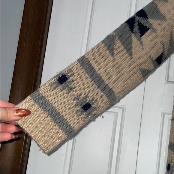 Forever 21 Tan and Black Geometric Cardigan Sweater - Picture 6 of 7